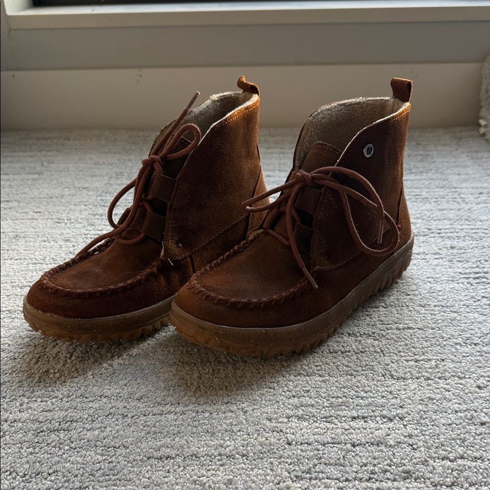 Minnetonka Chestnut Ankle Booties